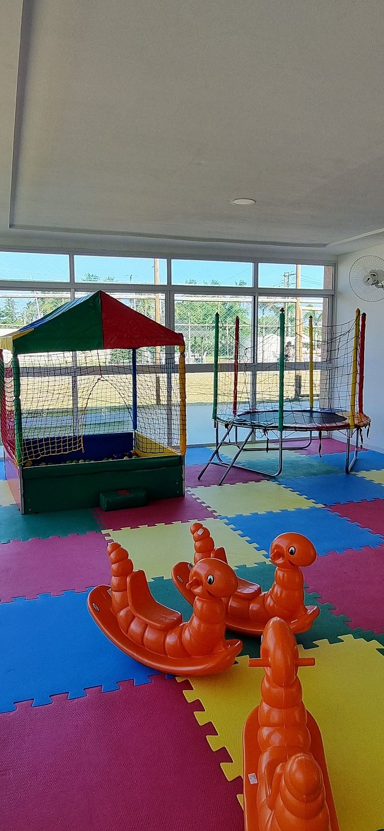 Flat piscina/academia/campo de futebol-Muro Alto