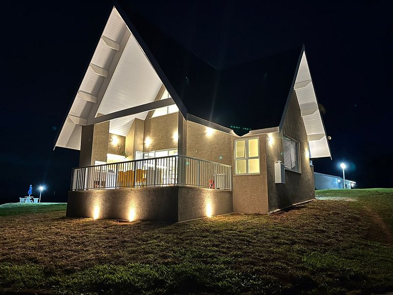 Casa linda estilo chalé suiço