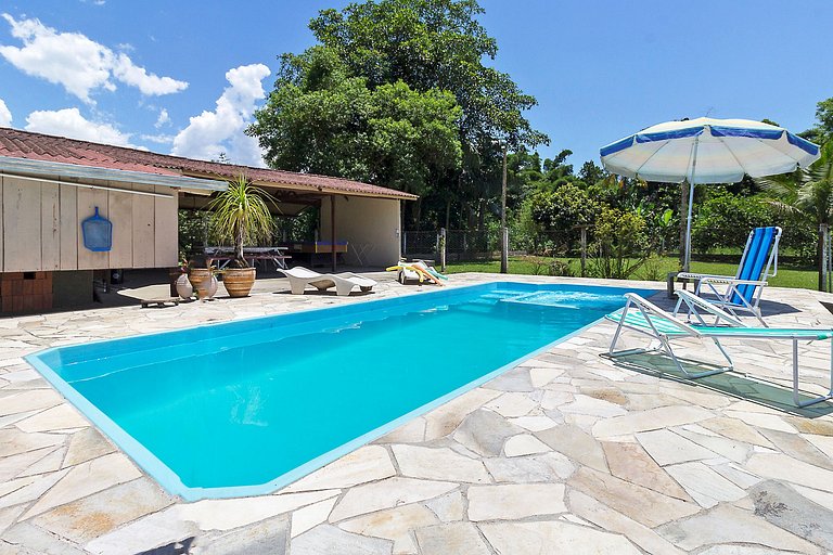 Chácara Piscina e RIO no fundo a 60km de Curitiba