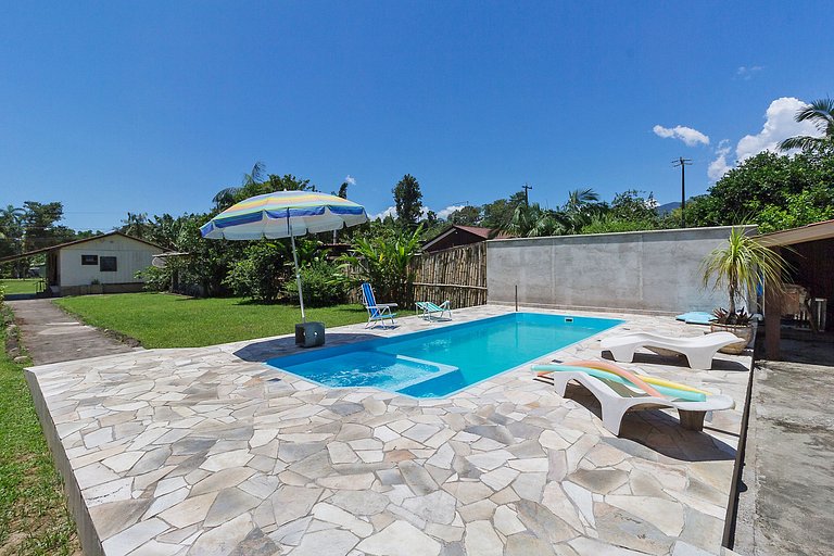 Chácara Piscina e RIO no fundo a 60km de Curitiba