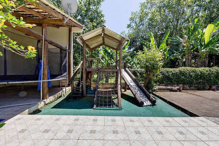 Recanto do Sossego!Com PISCINA grande e Playground