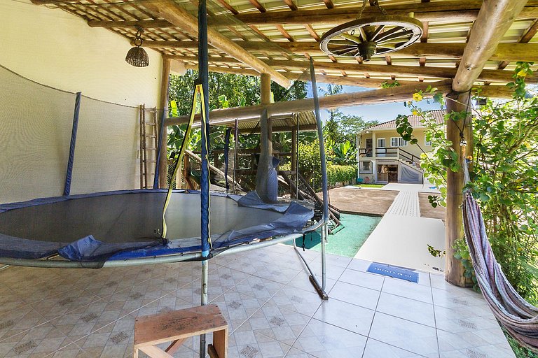 Recanto do Sossego!Com PISCINA grande e Playground