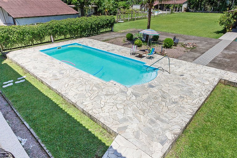 Recanto do Sossego!Com PISCINA grande e Playground