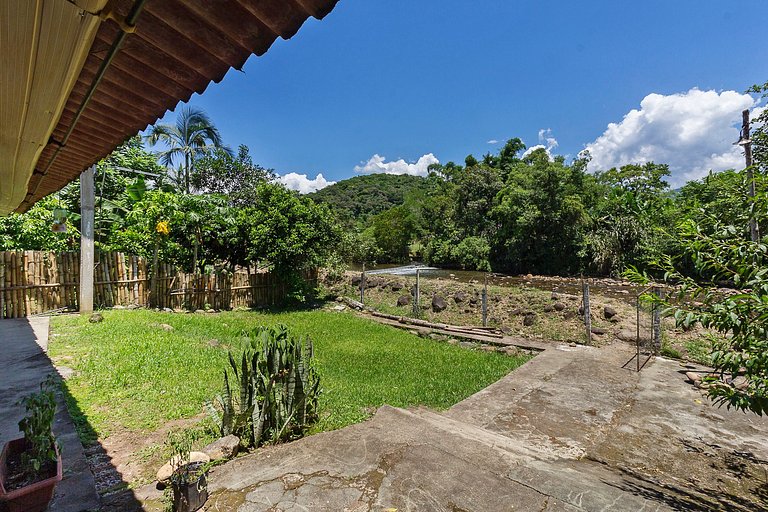 Chácara Piscina e RIO no fundo a 60km de Curitiba
