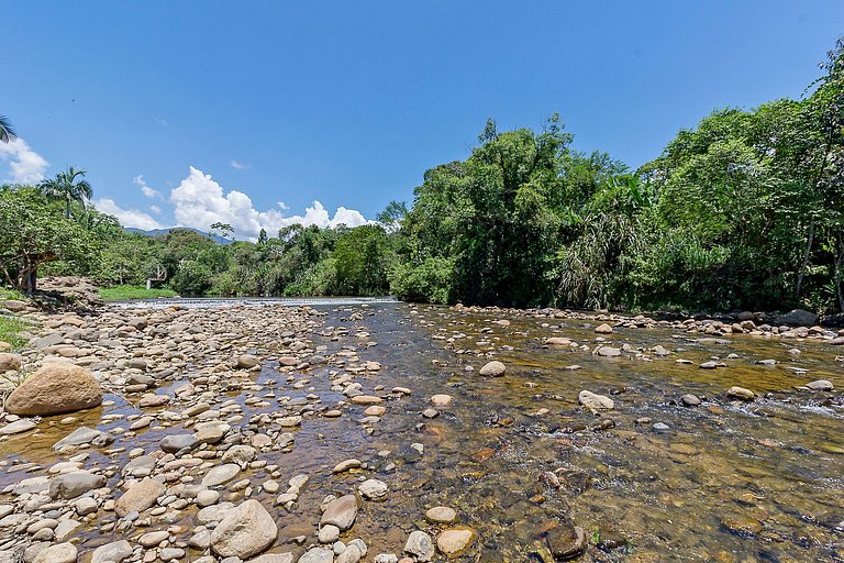 Chácara Piscina e RIO no fundo a 60km de Curitiba