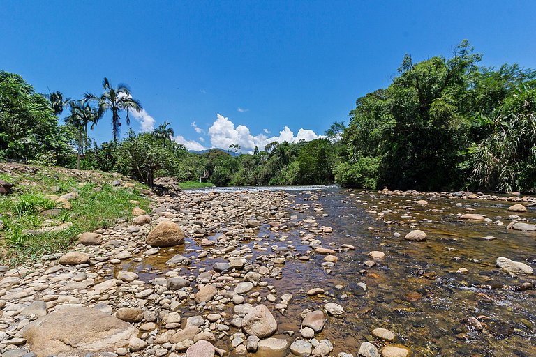 Chácara Piscina e RIO no fundo a 60km de Curitiba
