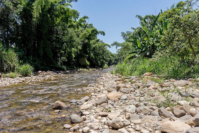 Chácara Piscina e RIO no fundo a 60km de Curitiba