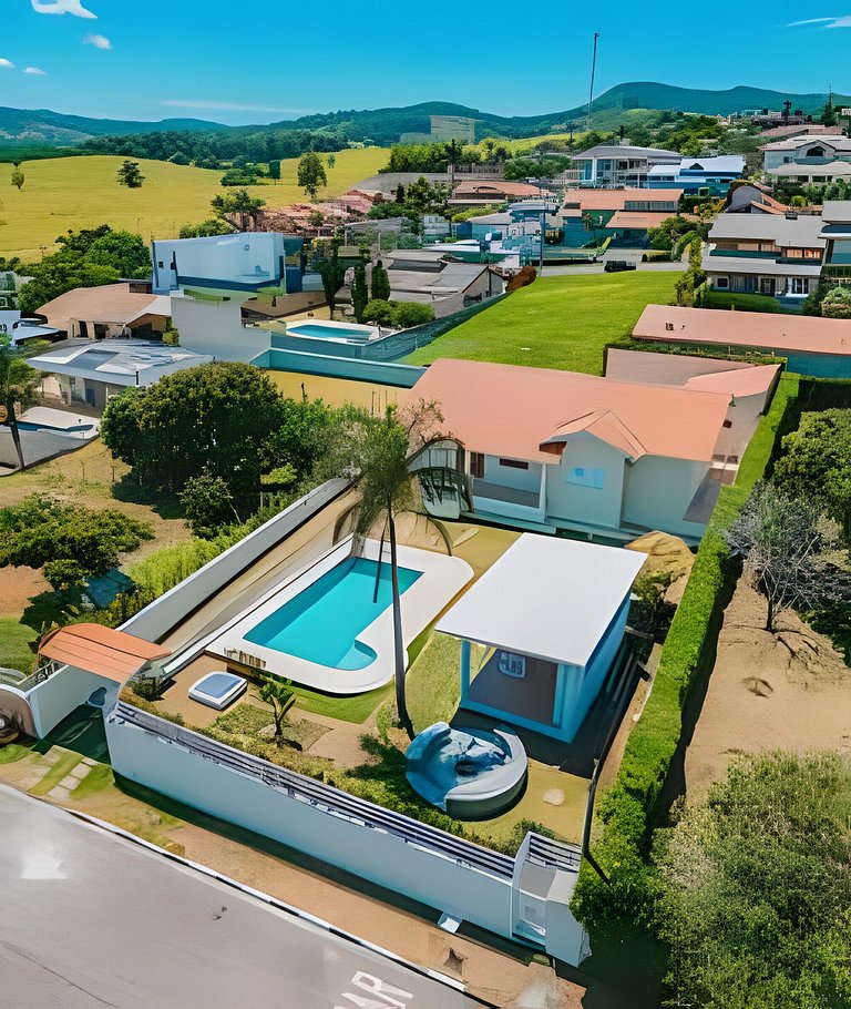 Casa Sol da Montanha, 65 km de SP, condomínio.