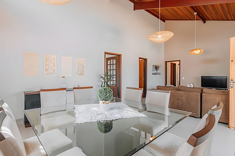 Casa Sol da Montanha, 65 km de SP, condomínio.