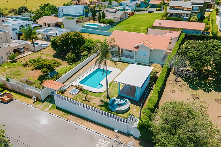 Casa Sol da Montanha, 65 km de SP, condomínio.