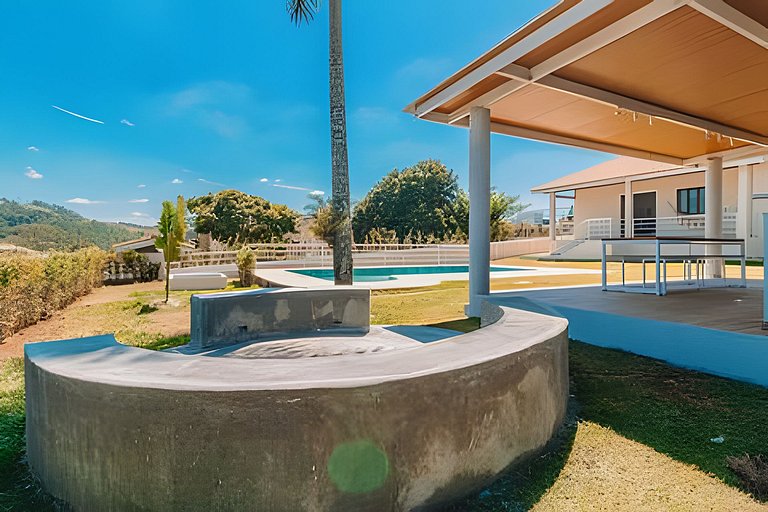 Casa Sol da Montanha, 65 km de SP, condomínio.