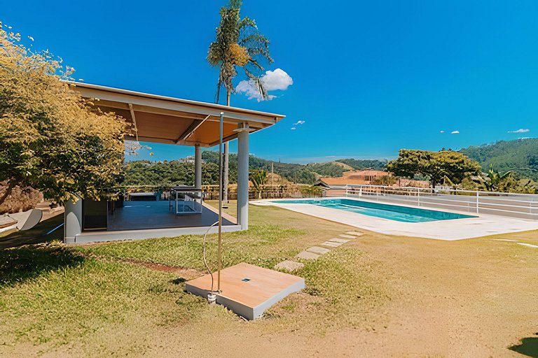 Casa Sol da Montanha, 65 km de SP, condomínio.