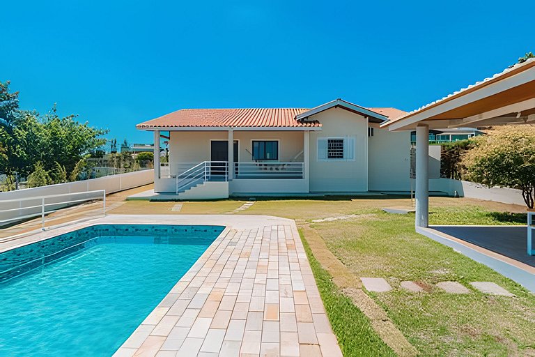 Casa Sol da Montanha, 65 km de SP, condomínio.