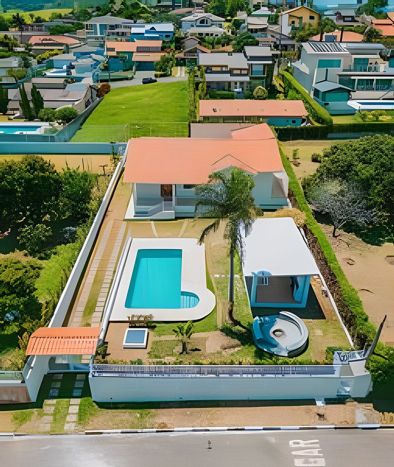 Casa Sol da Montanha, 65 km de SP, condomínio.