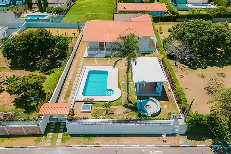 Casa Sol da Montanha, 65 km de SP, condomínio.