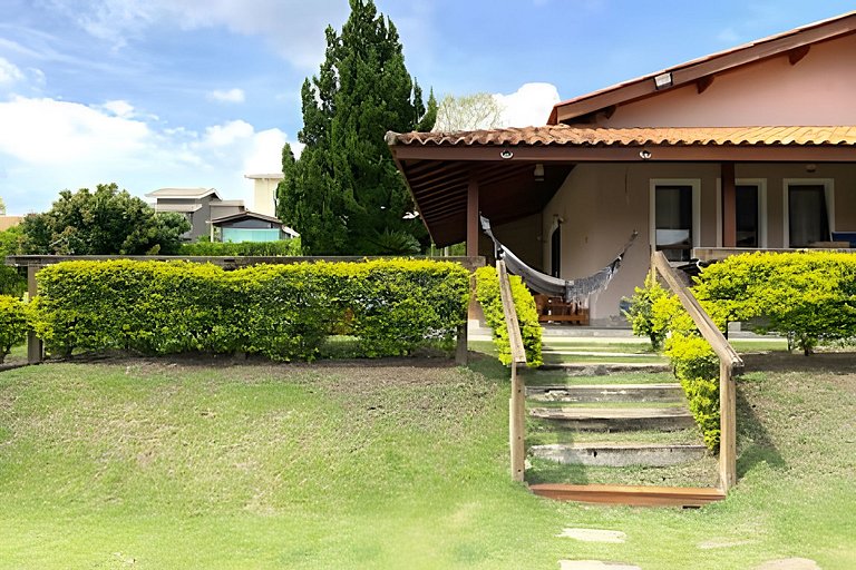 Piscina, Churrasqueira e Lareira em cond, 1h de SP