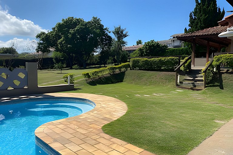 Piscina, Churrasqueira e Lareira em cond, 1h de SP