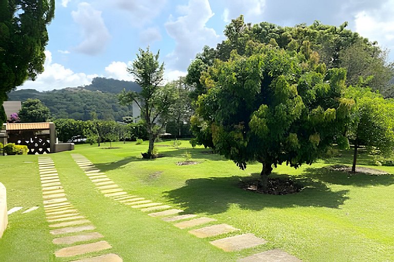 Piscina, Churrasqueira e Lareira em cond, 1h de SP