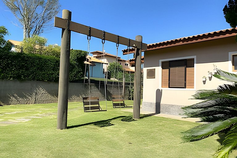 Piscina, Churrasqueira e Lareira em cond, 1h de SP