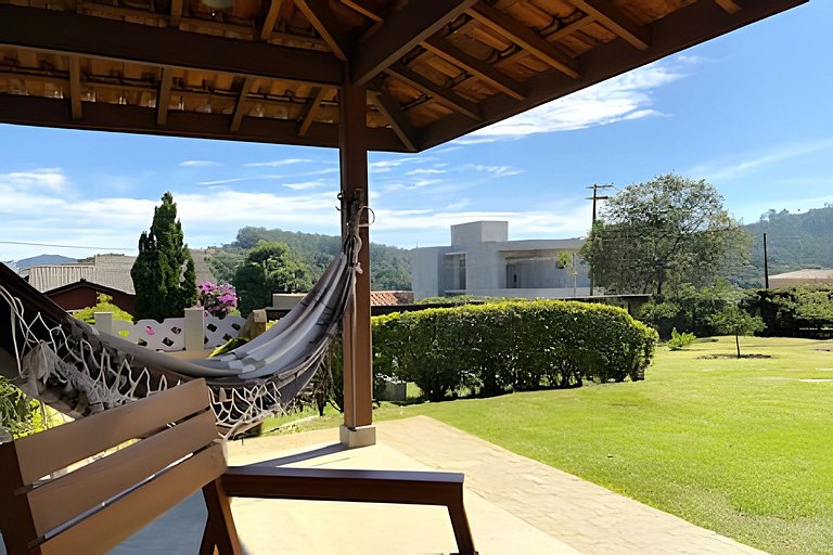 Piscina, Churrasqueira e Lareira em cond, 1h de SP