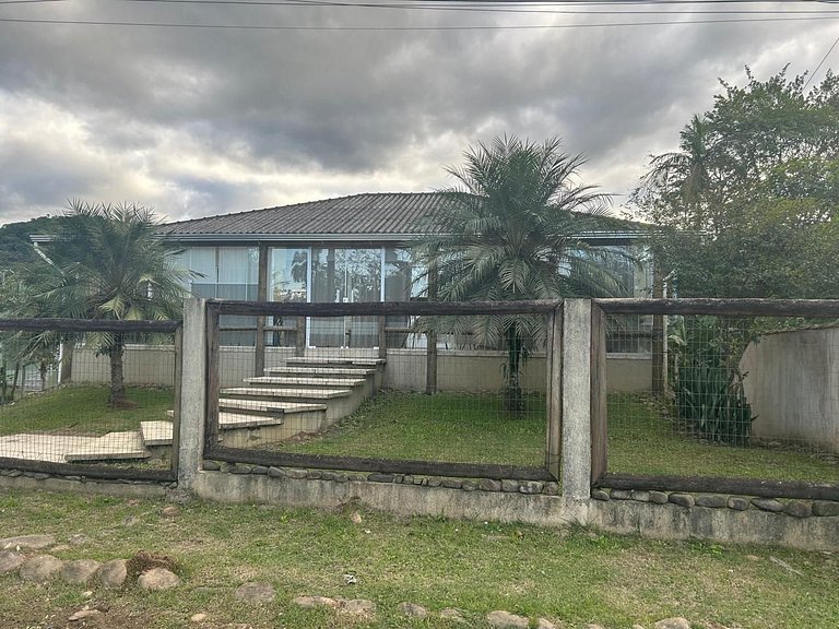 Recanto do Sossego!Com PISCINA grande e Playground