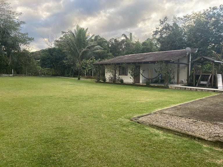Recanto do Sossego!Com PISCINA grande e Playground