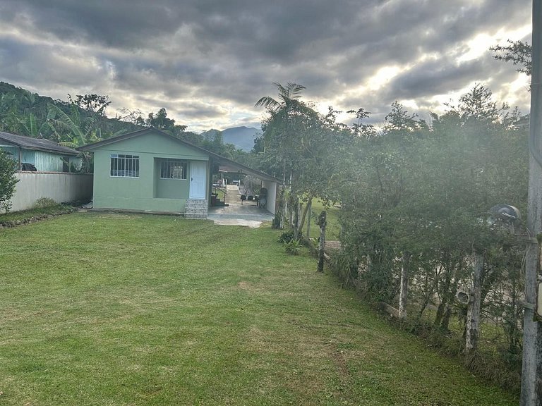 Chácara Piscina e RIO no fundo a 60km de Curitiba