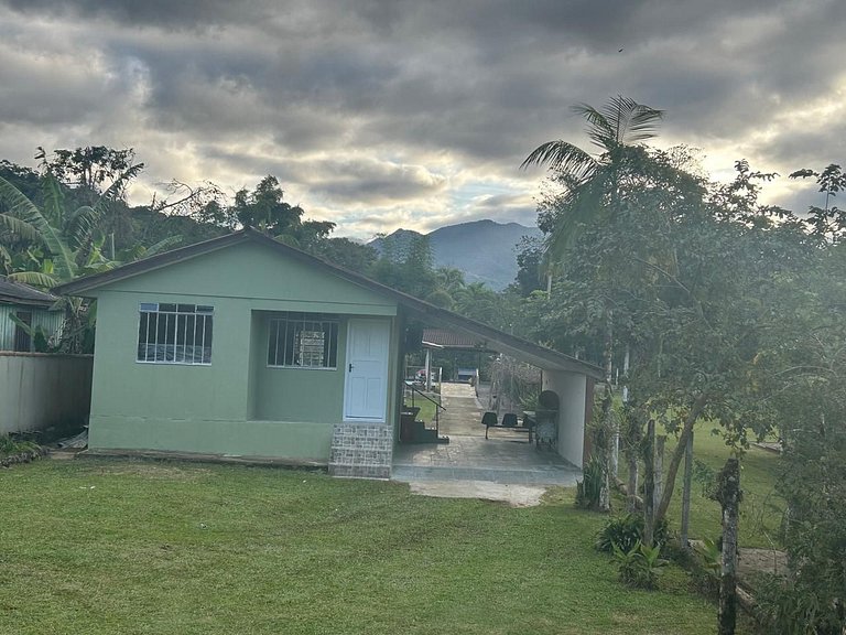 Chácara Piscina e RIO no fundo a 60km de Curitiba