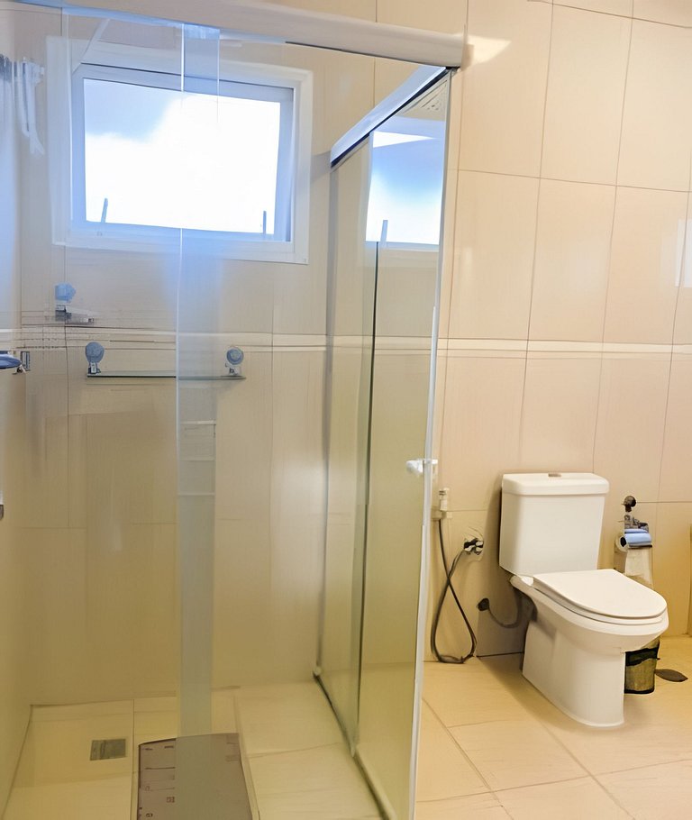 Refúgio com piscina, lareira e conforto – 1h de SP