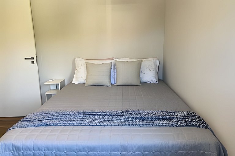 Refúgio com piscina, lareira e conforto – 1h de SP