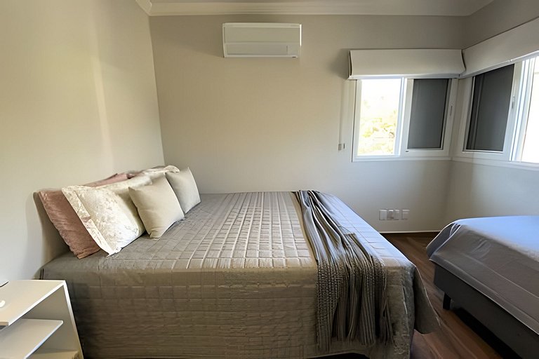 Refúgio com piscina, lareira e conforto – 1h de SP