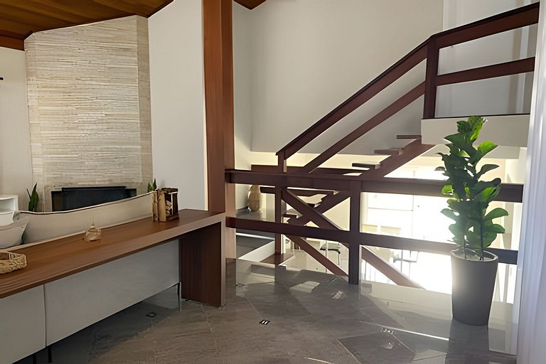 Refúgio com piscina, lareira e conforto – 1h de SP