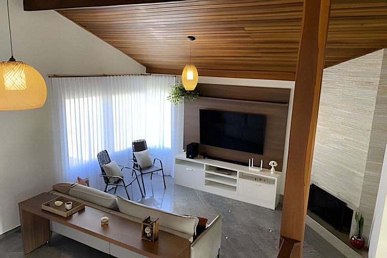 Refúgio com piscina, lareira e conforto – 1h de SP