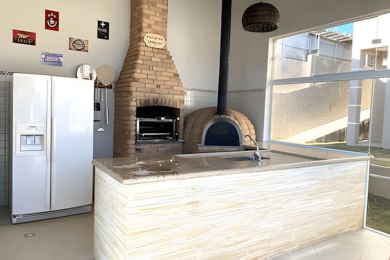 Refúgio com piscina, lareira e conforto – 1h de SP