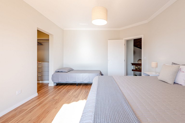 Refúgio com piscina, lareira e conforto – 1h de SP