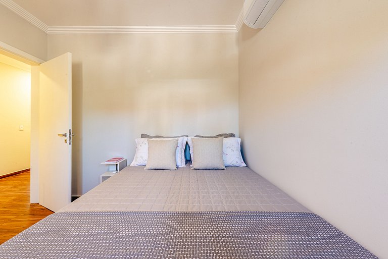 Refúgio com piscina, lareira e conforto – 1h de SP