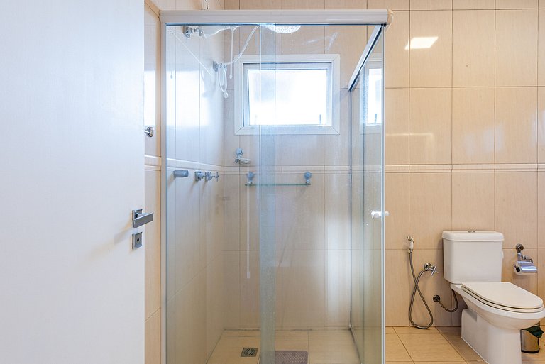 Refúgio com piscina, lareira e conforto – 1h de SP