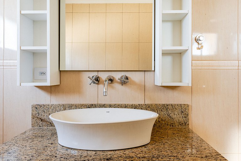 Refúgio com piscina, lareira e conforto – 1h de SP