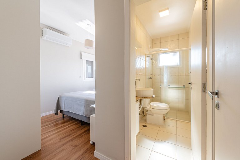 Refúgio com piscina, lareira e conforto – 1h de SP