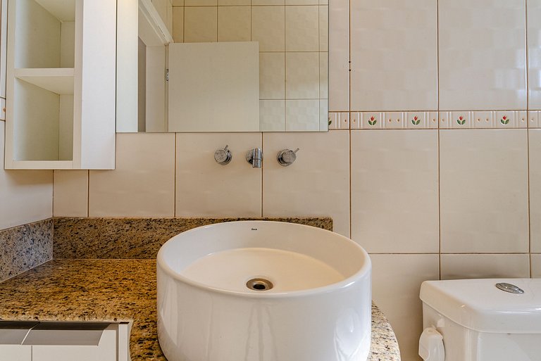 Refúgio com piscina, lareira e conforto – 1h de SP