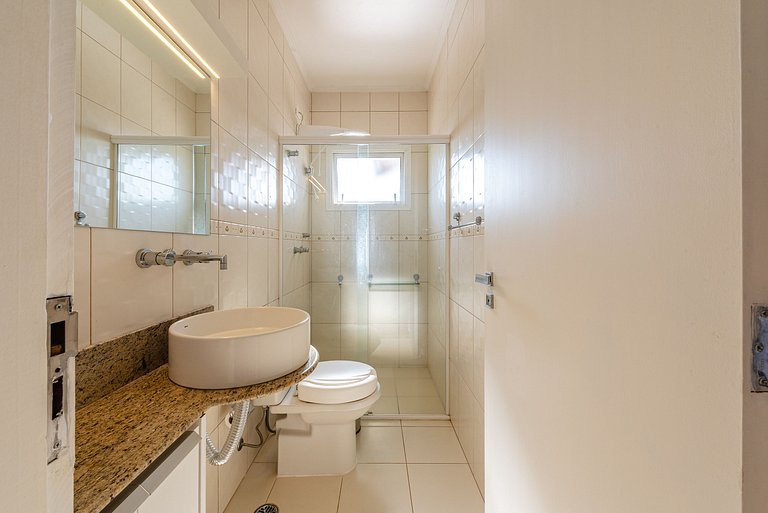 Refúgio com piscina, lareira e conforto – 1h de SP