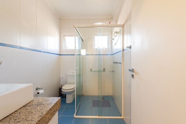 Refúgio com piscina, lareira e conforto – 1h de SP