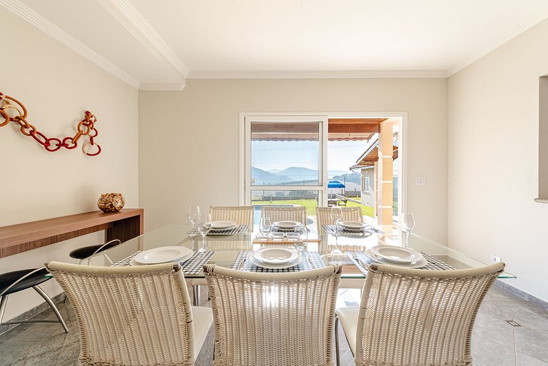 Refúgio com piscina, lareira e conforto – 1h de SP