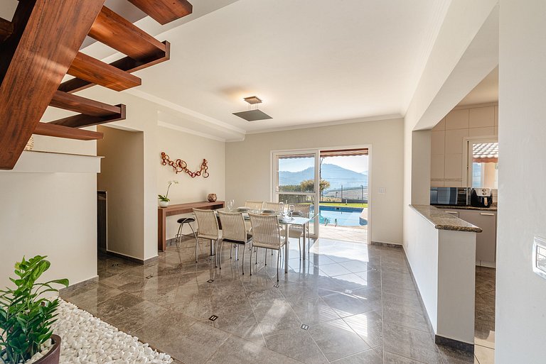 Refúgio com piscina, lareira e conforto – 1h de SP