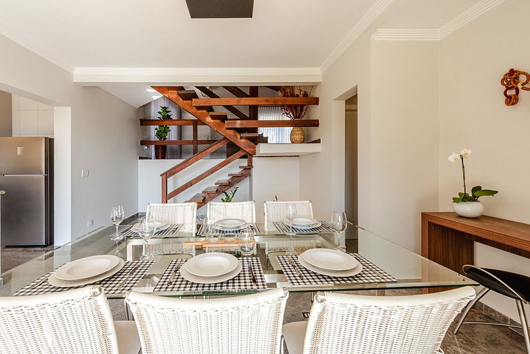 Refúgio com piscina, lareira e conforto – 1h de SP