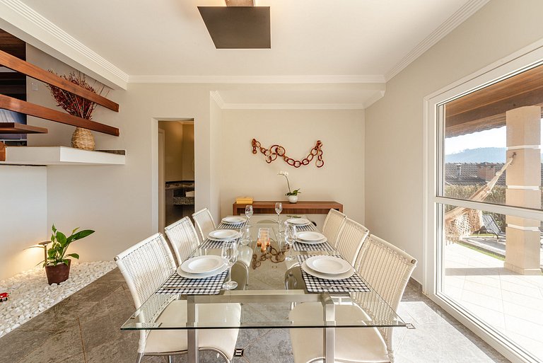 Refúgio com piscina, lareira e conforto – 1h de SP