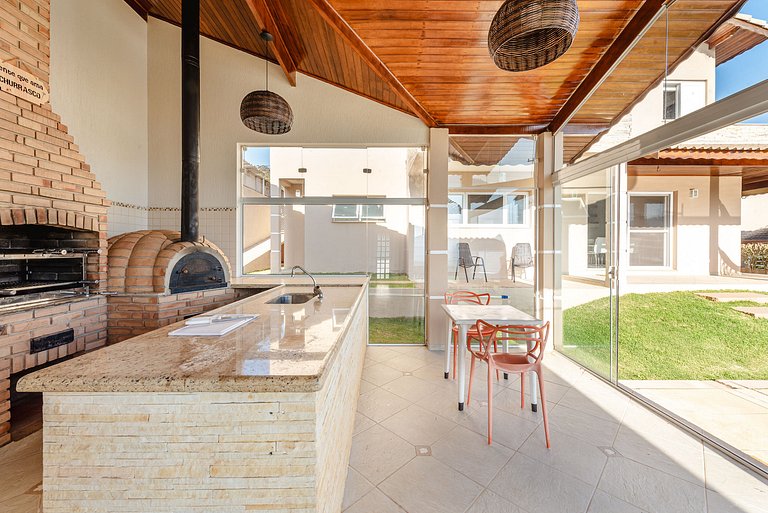 Refúgio com piscina, lareira e conforto – 1h de SP