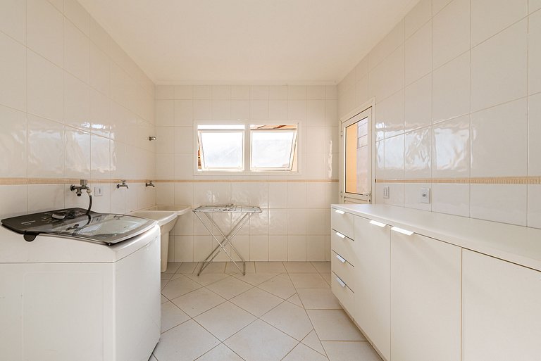 Refúgio com piscina, lareira e conforto – 1h de SP