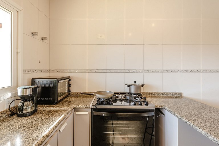 Refúgio com piscina, lareira e conforto – 1h de SP