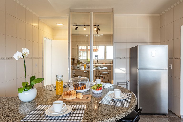 Refúgio com piscina, lareira e conforto – 1h de SP